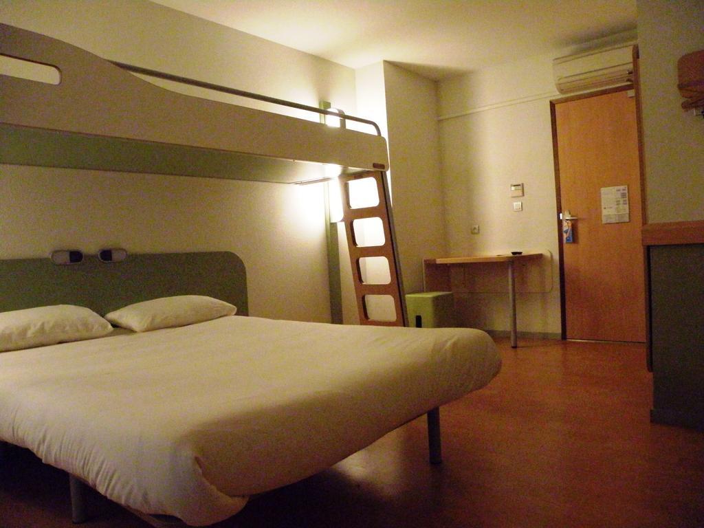 Ibis Budget Montauban Les Chaumes Quarto foto