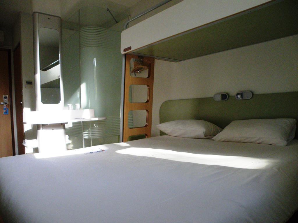 Ibis Budget Montauban Les Chaumes Quarto foto
